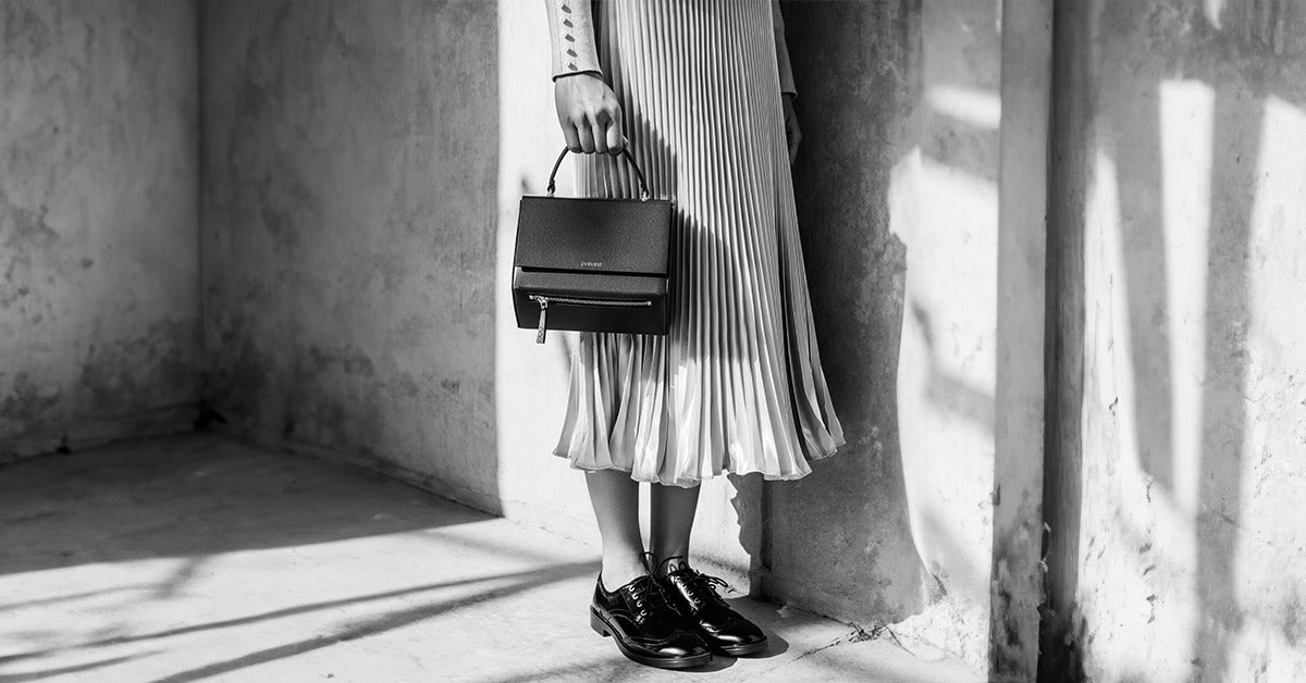 Minimalist Accessory Styling: Effortless Elegance for Every Outfit