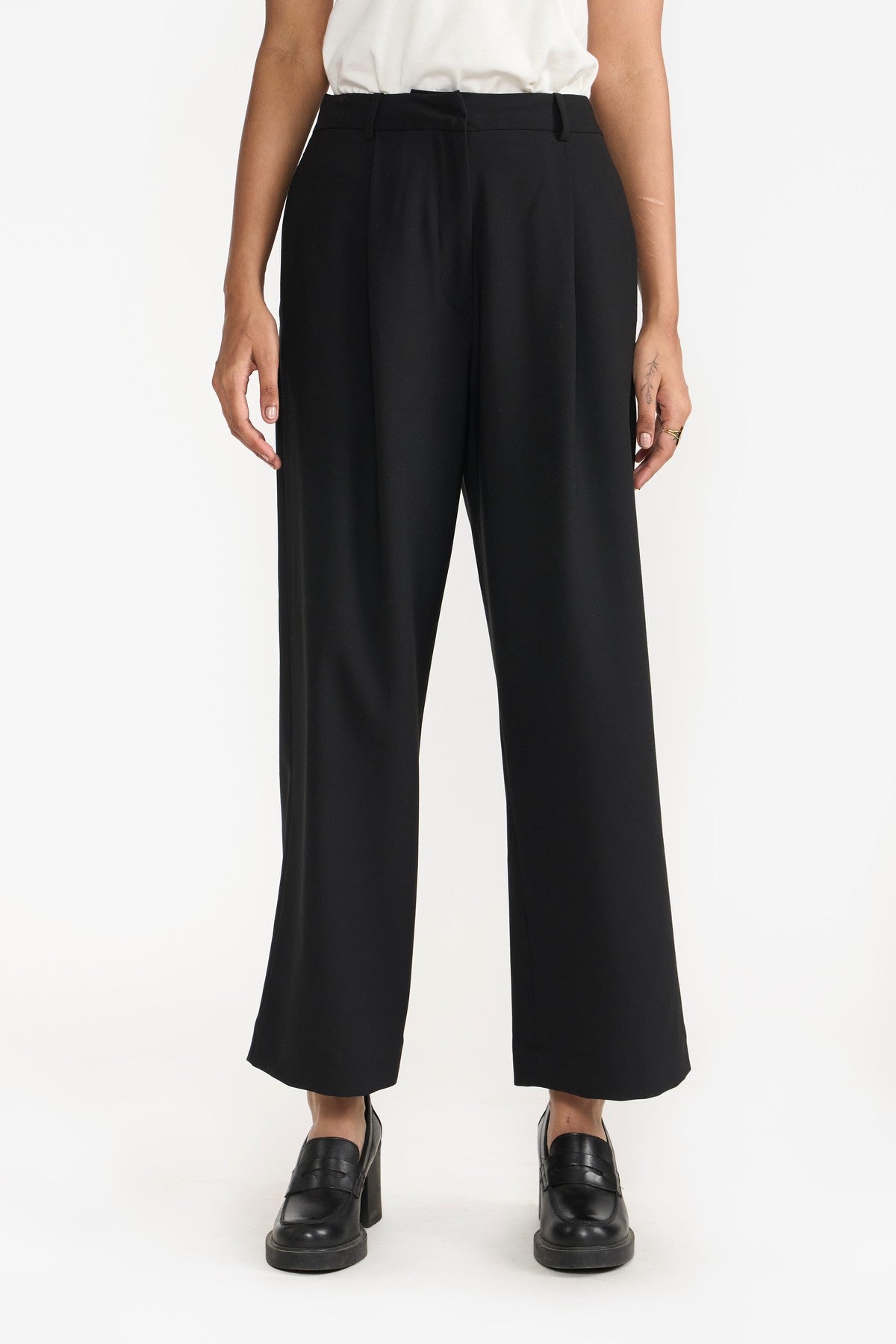 MAIA PANT