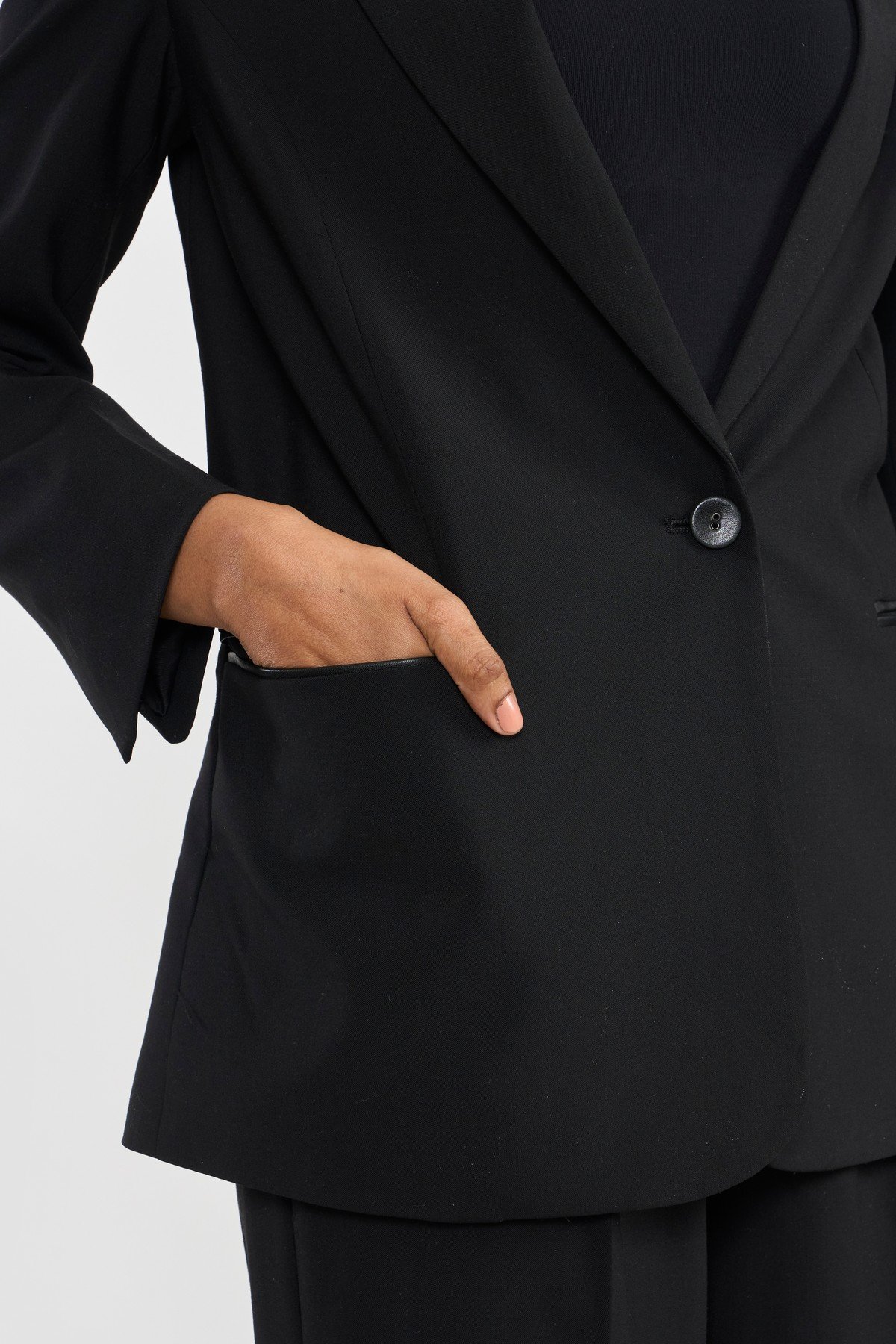 ARIYA BLAZER