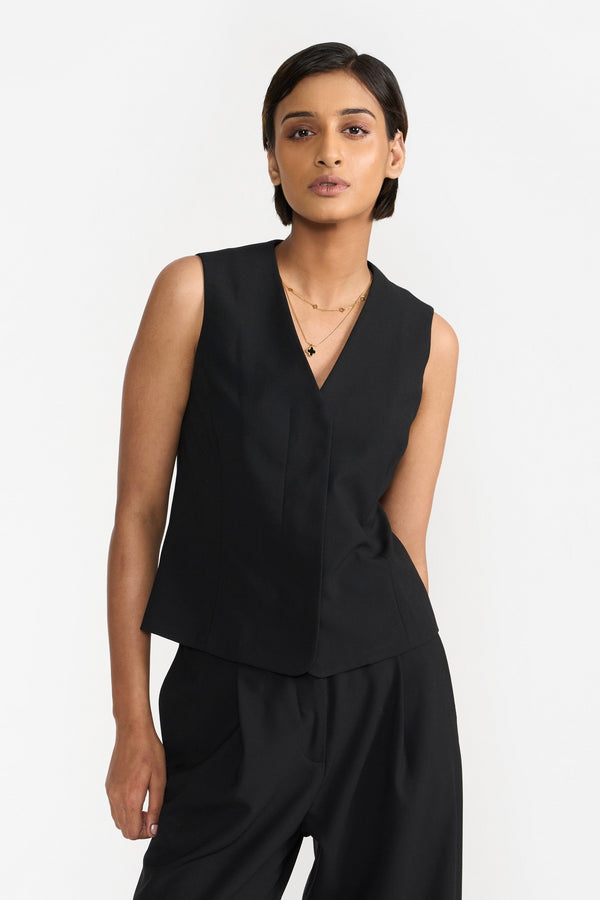 MAIA BLACK WOMEN'S VEST