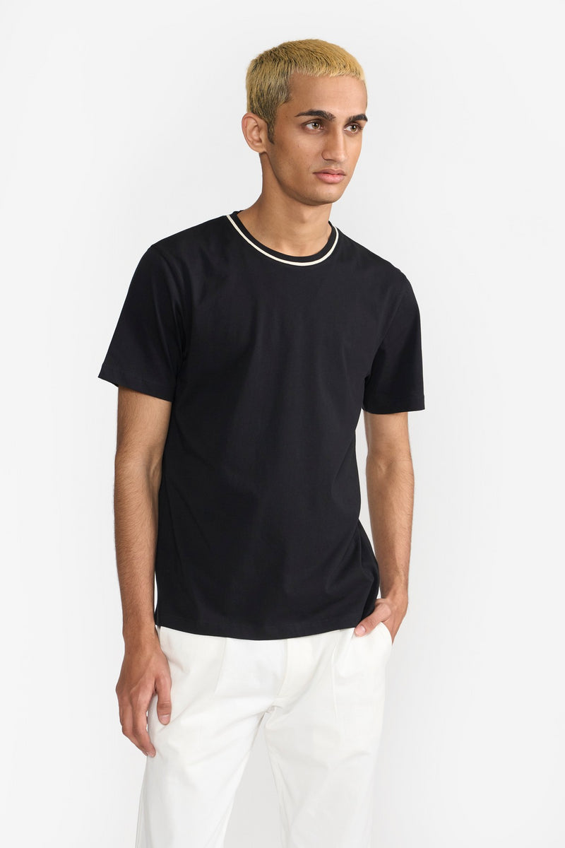Black Andres Men T Shirt