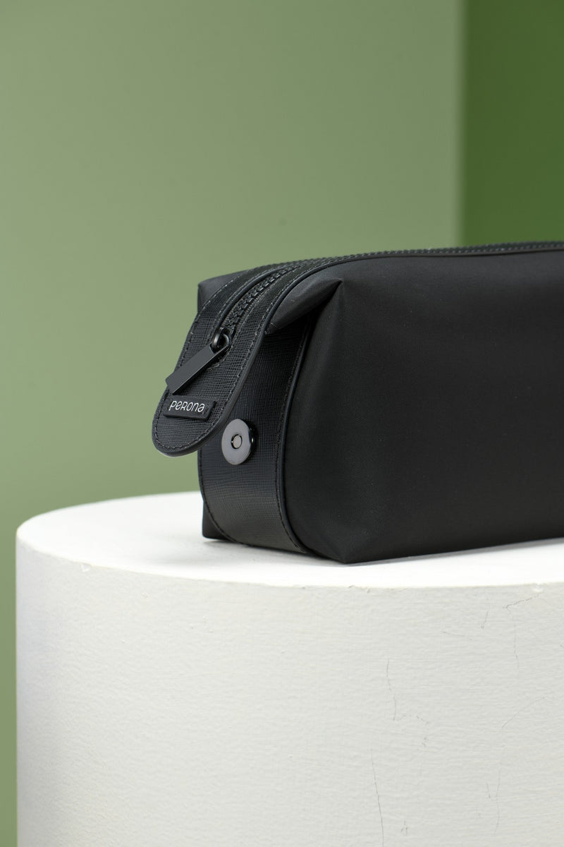 Black Timothy Washbag
